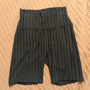 Offline By Aerie Size Medium Black Ribbed High-Waist Shorts